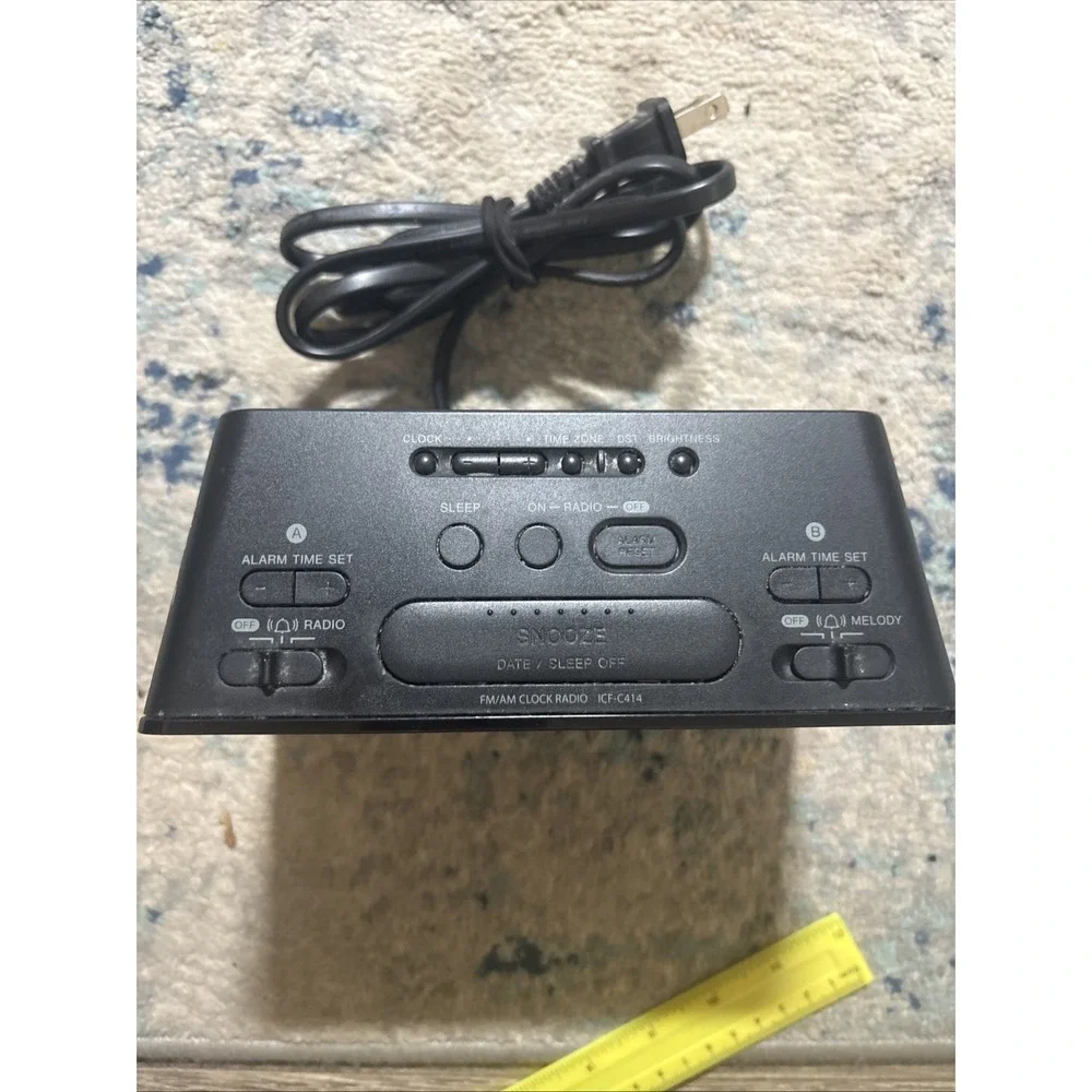 SONY Dream Machine Model ICF-C414 AM/FM Radio Digital Alarm Clock EUC